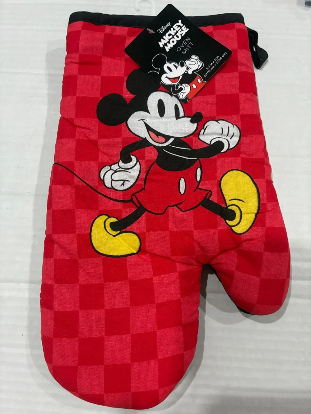 Disney Red Mickey Mouse Checkered Oven Mitt
